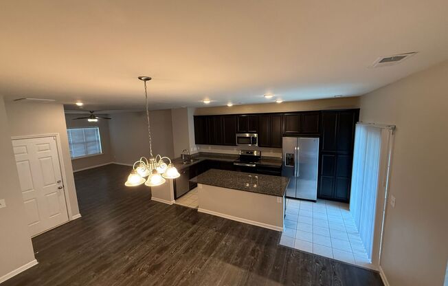 Beautiful Townhome in the steel creek area!