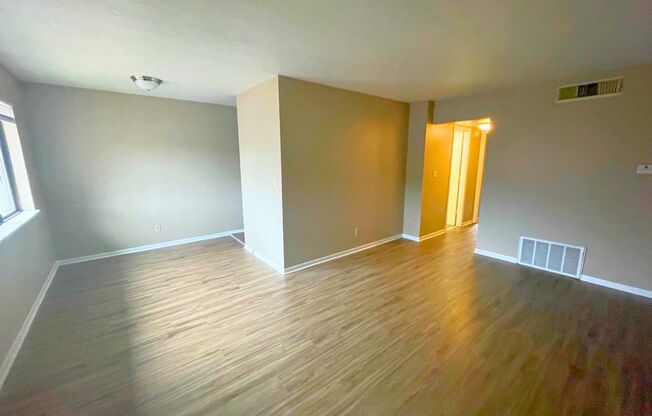 2 beds, 1 bath, 604 sqft, $775