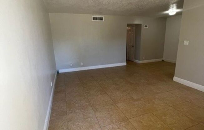 1 bed, 1 bath, $1,595, Unit 105