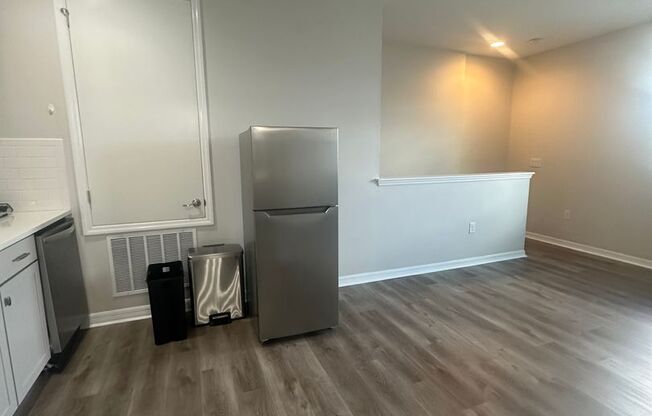 1 bed, 1 bath, $1,300