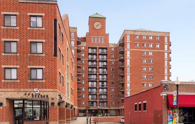 2 beds, 1.5 baths, 782 sqft, $2,900, Unit 1012