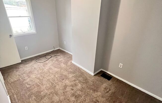 2 beds, 1 bath, 1,000 sqft, $925, Unit 605