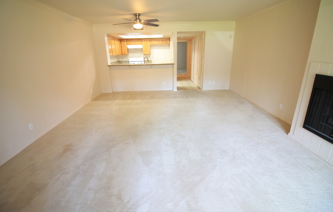 Spacious 1 Bd Condo in Scripps Ranch!