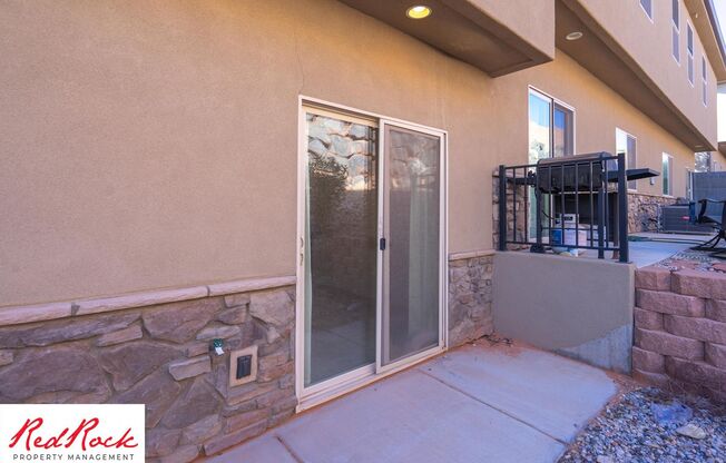 3 beds, 2.5 baths, $1,595, Unit # 21