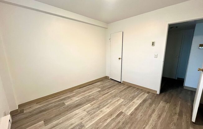 1 bed, 1 bath, $900, Unit 704