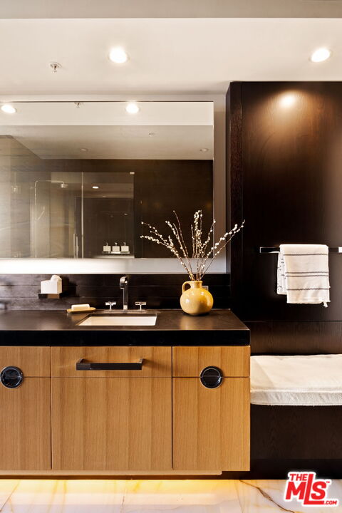 3 beds, 4 baths, 3,670 sqft, $15,000, Unit 2204