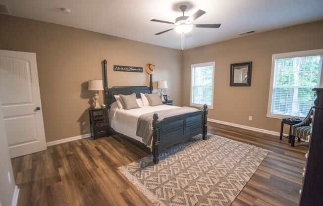 4 beds, 2 baths, $2,800