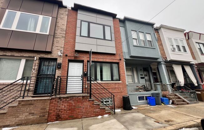 Luxurious 3-Bedroom Townhome in South Philadelphia! Available NOW!