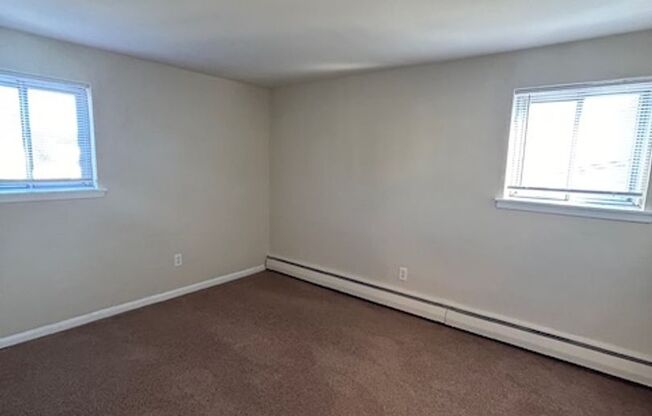 1 bed, 1 bath, 550 sqft, $1,220, Unit F09