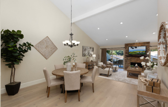 2085 SAN NICHOLAS