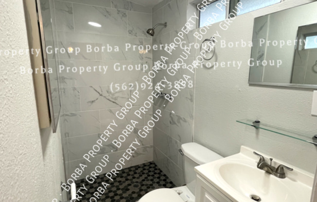 811 E 9 ST