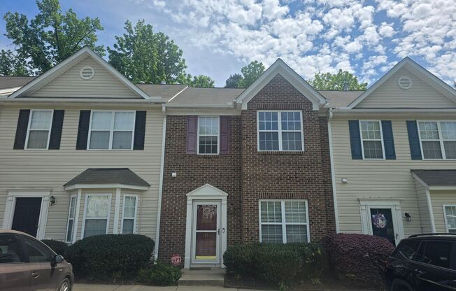 Charming Townhome in Established South Durham Community – Prime Location!