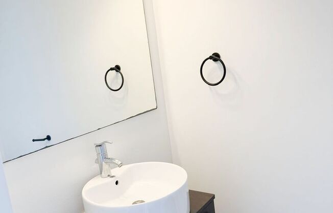 Studio, 1.5 baths, 1,136 sqft, $3,750, Unit Unit 708