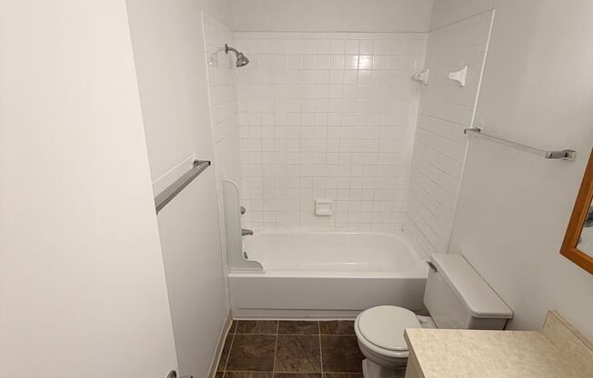 2 beds, 1.5 baths, 1,050 sqft, $1,225, Unit #47