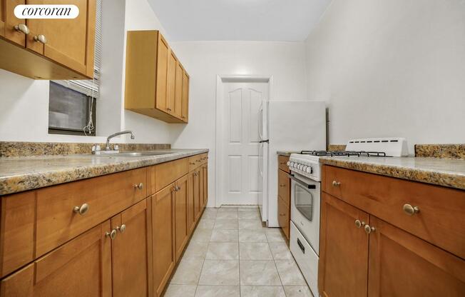 1364 YORK AVE