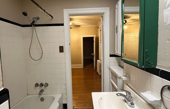 1 bed, 1 bath, $1,850, Unit #3 (1st Floor Rear)