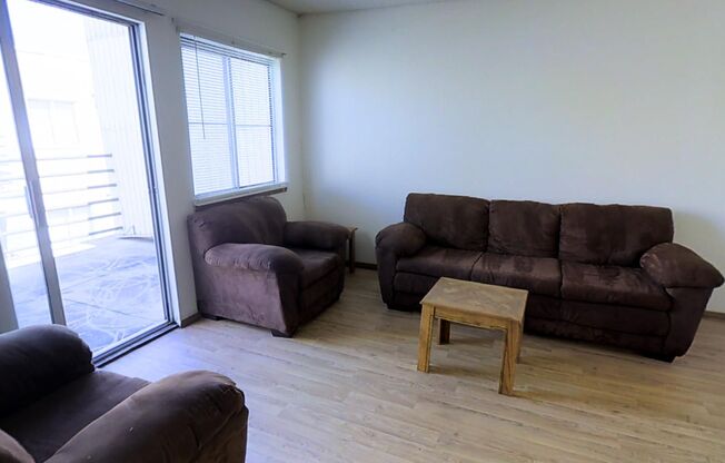 2 beds, 1 bath, 543 sqft, $1,050