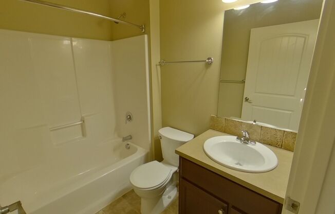 3 beds, 3 baths, 1,324 sqft, $2,700, Unit 205