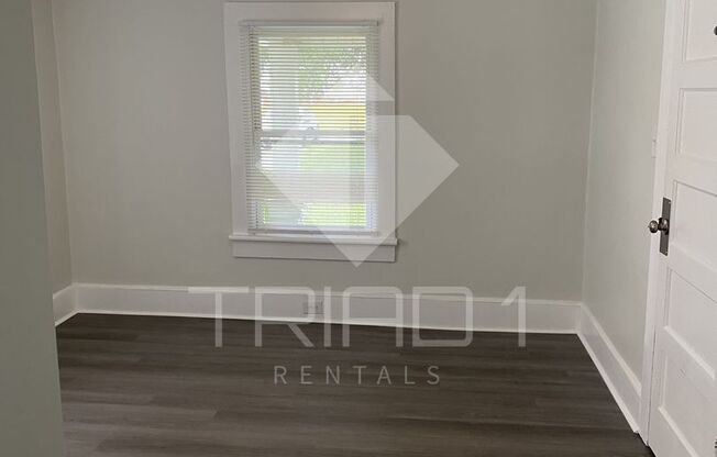 2 beds, 1 bath, $1,295