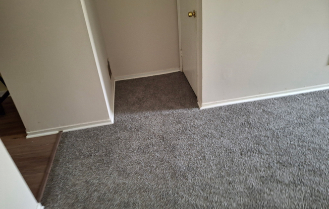 21 HOLCUMB CT