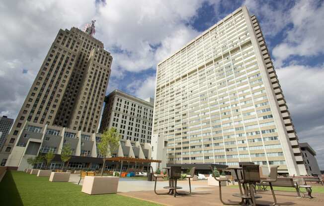 Kellogg Square Apartments in St. Paul, MN City Views