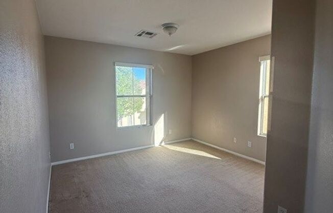 3 beds, 2.5 baths, $2,300