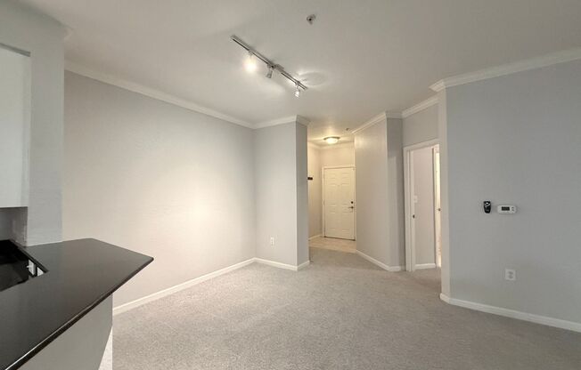 3 beds, 2 baths, $1,950, Unit UNIT 1724