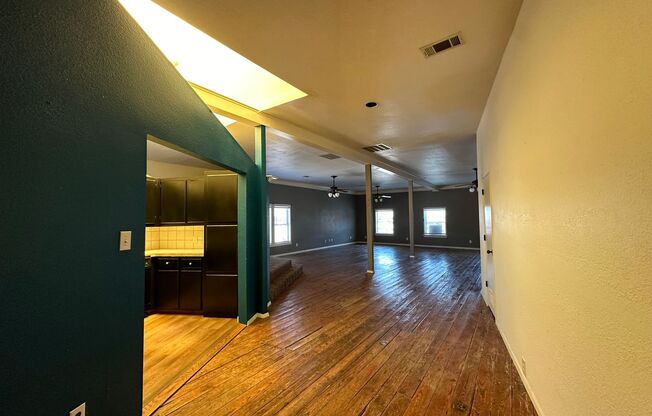 Studio, 1 bath, 1,600 sqft, $1,700, Unit 303