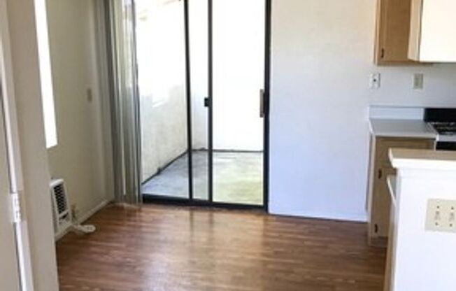 2 beds, 2 baths, 900 sqft, $2,200, Unit 08