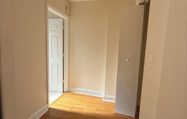 4737 N Hermitage Ave