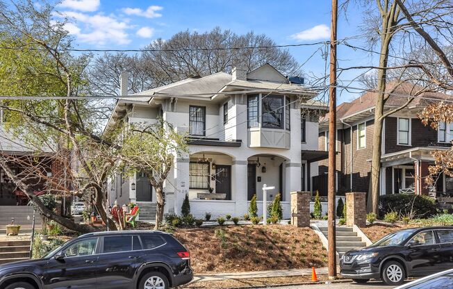 Beautifully Updated 1bd/1ba Condo in Midtown Walking Distance to Piedmont Park!