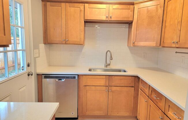 3 beds, 1 bath, $2,050