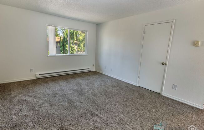 2 beds, 1 bath, 730 sqft, $1,600, Unit 79