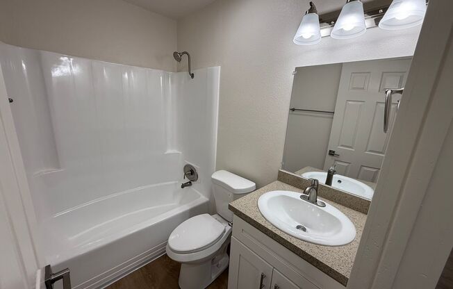 2 beds, 2 baths, $2,595, Unit A-18
