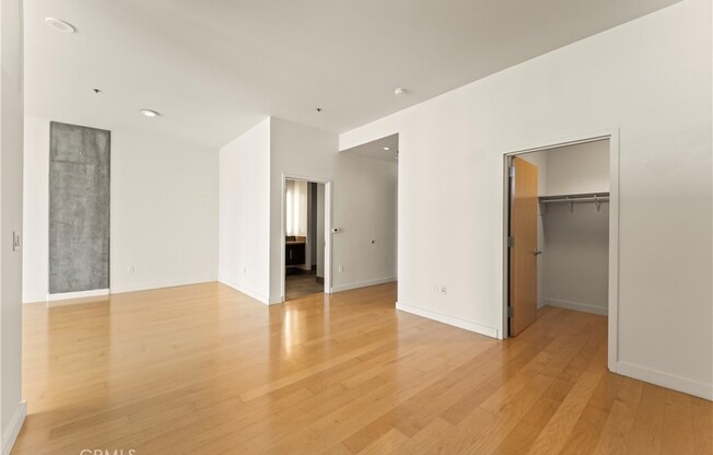 1 bed, 1 bath, 990 sqft, $3,900