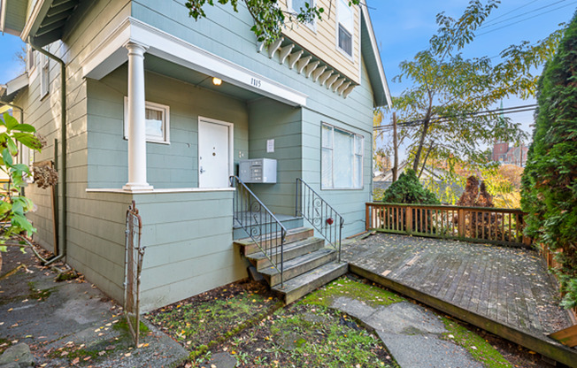 52ND Street 52ND Street Apartments