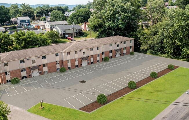 1 bed, 1 bath, 488 sqft, $795, Unit Oak Hill Manor 2-23