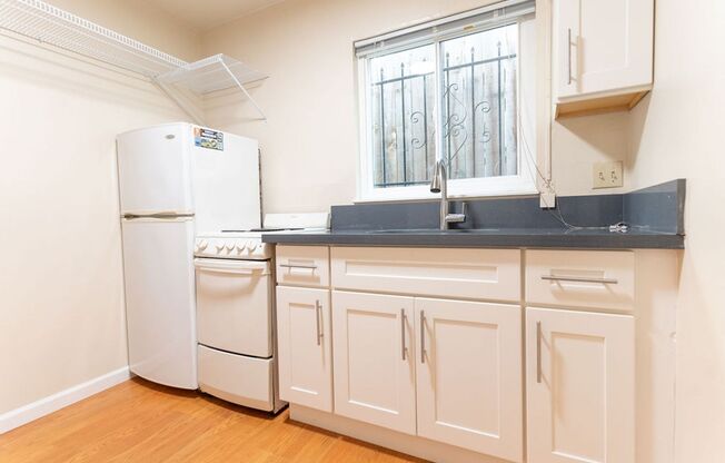 Studio, 1 bath, $1,370, Unit 220-12