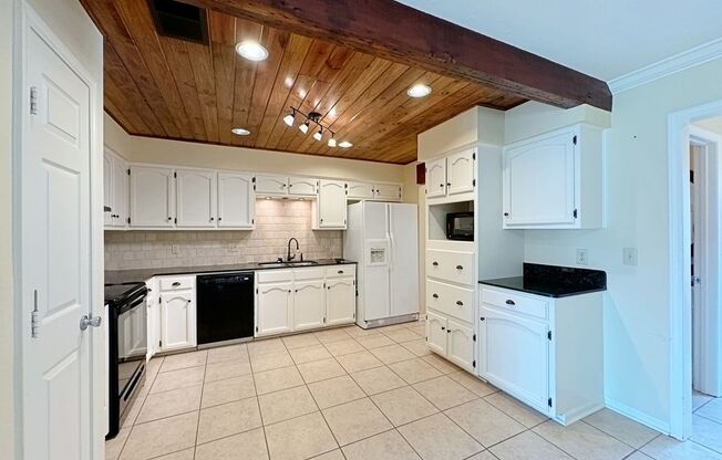 Custom Remodeled Townhome off Jefferson Hwy