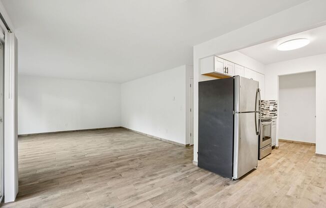 2 beds, 1 bath, 1,014 sqft, $2,135, Unit 98