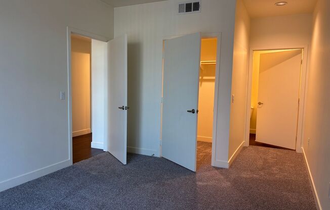 2 beds, 2 baths, 890 sqft, $2,450, Unit 212