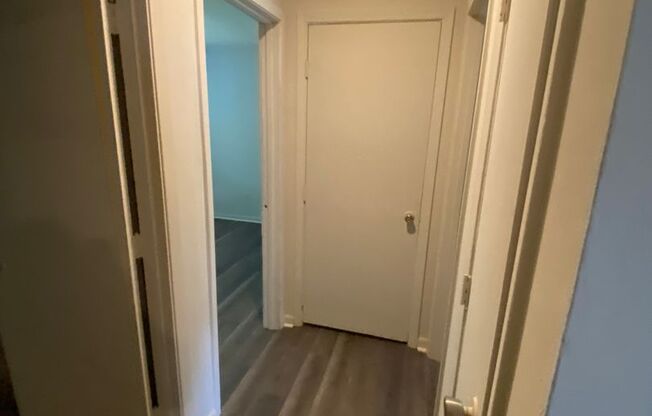 2 beds, 1 bath, $700, Unit Bldg 10 Apt H