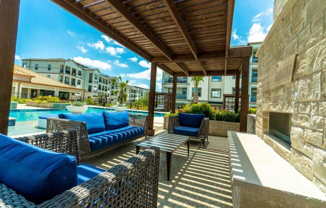 outdoor lounge at Park at Bayside apartments