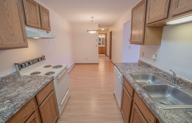 2 beds, 1 bath, 850 sqft, $750, Unit 4330-203