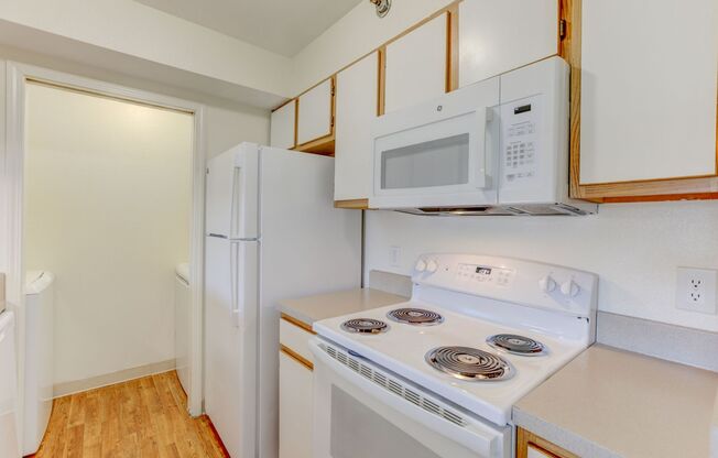 1 bed, 1 bath, 636 sqft, $1,600, Unit 15-306