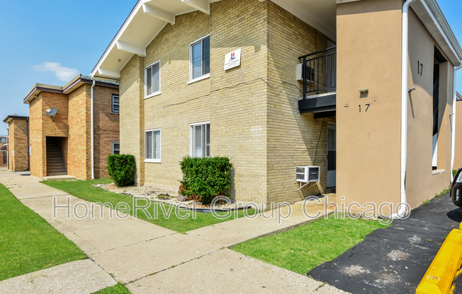 17 N HILLSIDE AVE