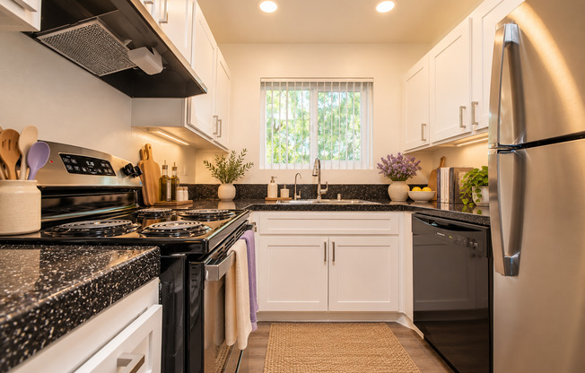2 beds, 2 baths, 835 sqft, $2,550, Unit 22