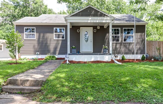 3 BED / 1.5 BATH HOUSE CENTRALLY LOCATED IN CHAMPAIGN