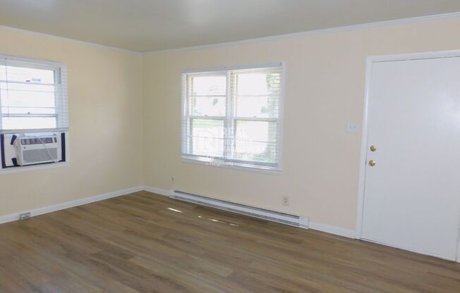Cute Renovated 2bd/1ba Available Now!