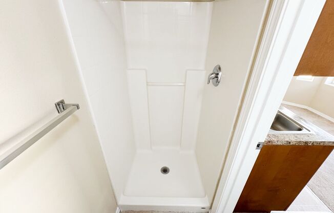 Studio, 1 bath, 264 sqft, $1,425, Unit 7E